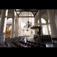Leiden, Hooglandse Kerk, Vierung mit Willis-Orgel und Chorraum