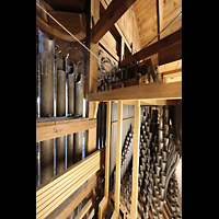 Leiden, Pieterskerk, Pfeifen im Oberwerk, rechts: Trompet und Vox humana