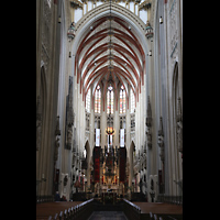 s-Hertogenbosch, Sint Janskathedraal, Hauptschiff in Richtung Chor