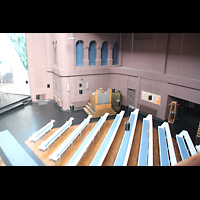 Berlin, Epiphanienkirche, Blick von der Hauptorgel zur Chororgel